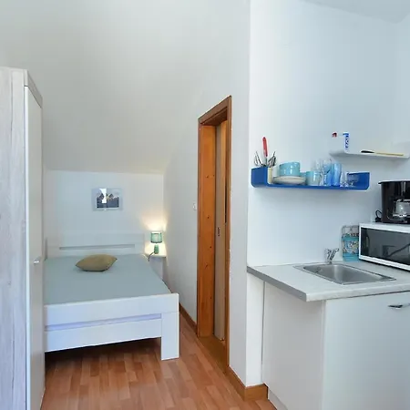 Fuer 2 Personen Ca 20 Qm In Fazana, Istrien Istrische Riviera Apartment *